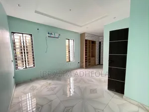 5bdrm Duplex in Millennium, Millenuim/UPS for rent