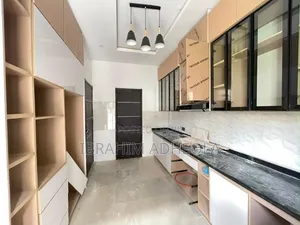 5bdrm Duplex in Millennium, Millenuim/UPS for rent