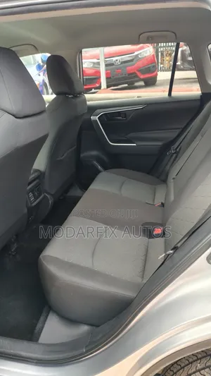 Toyota RAV4 XLE AWD 2024 Silver