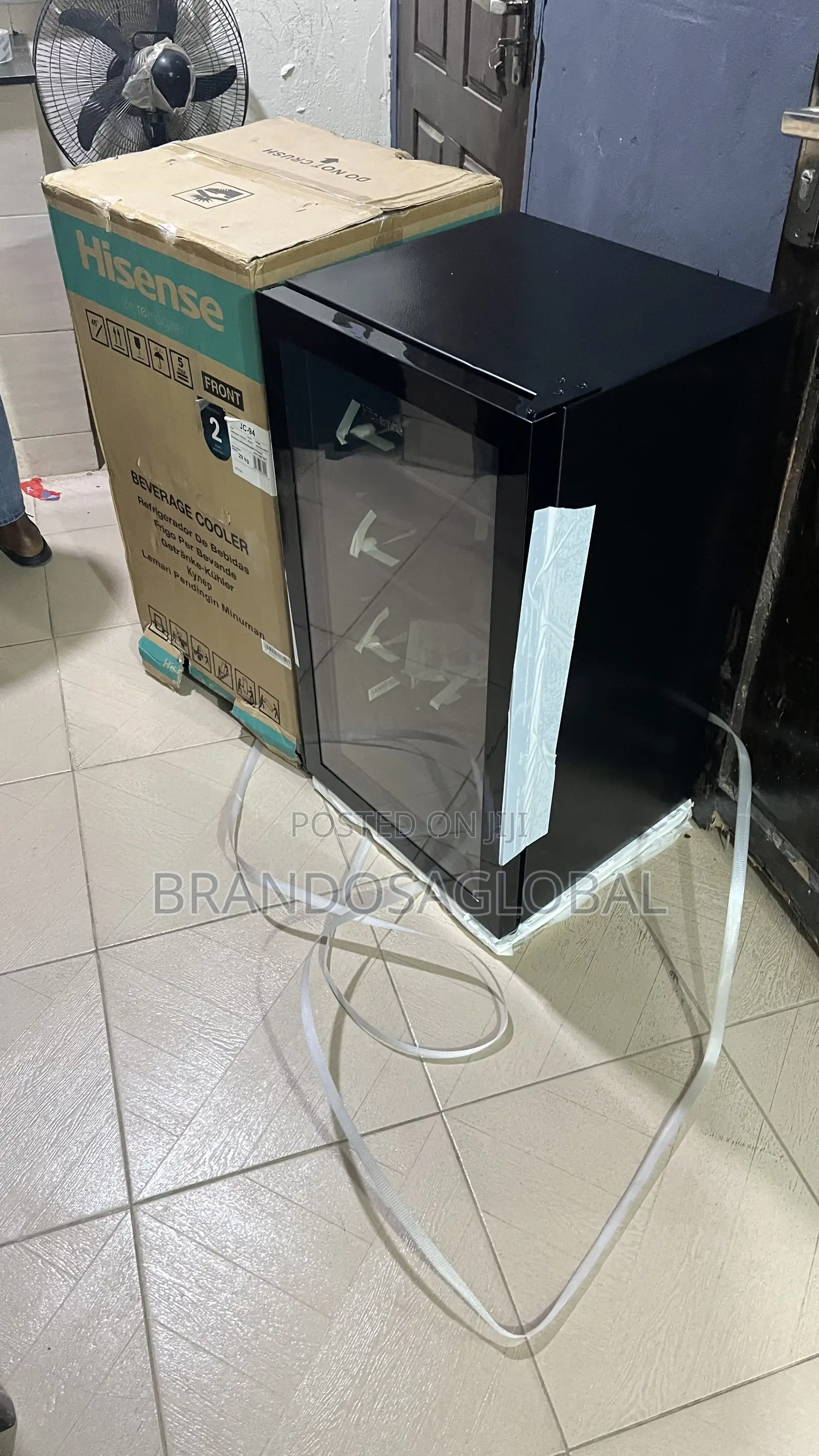 Hisense JC-94 Beverage Display Fridge 91 Litres
