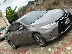 Toyota Camry 2016 Gray