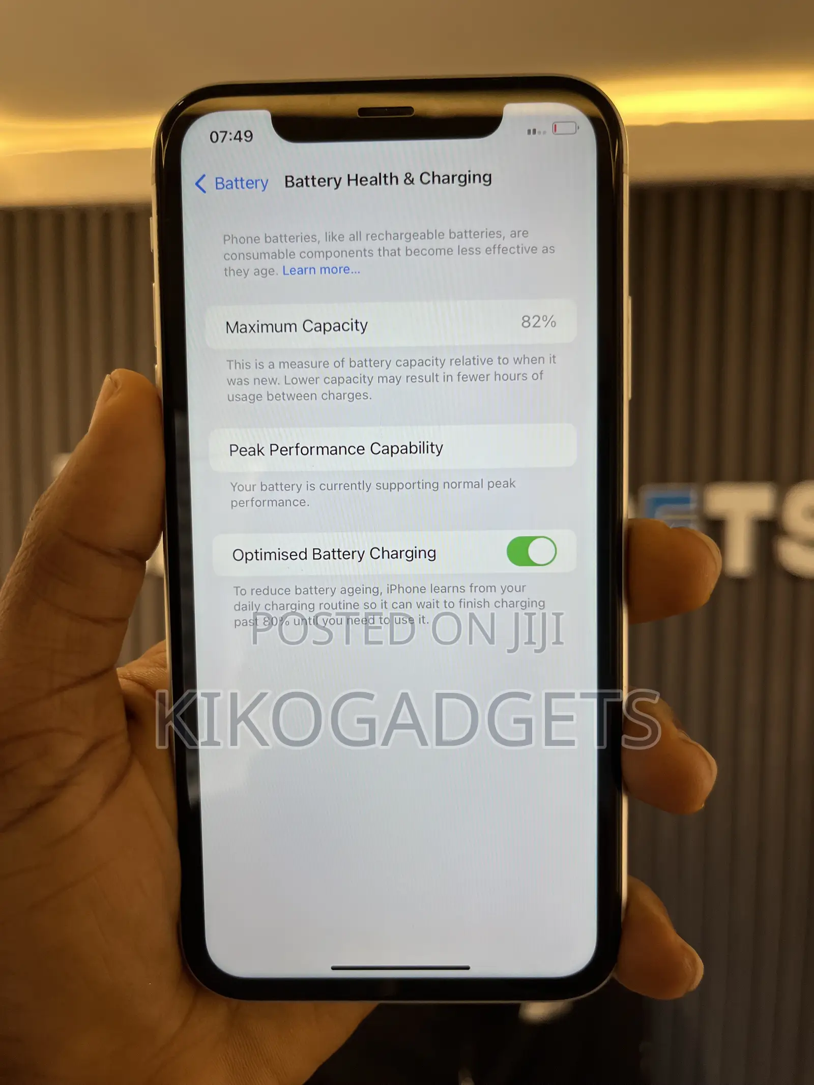 Apple iPhone XR 64 GB White