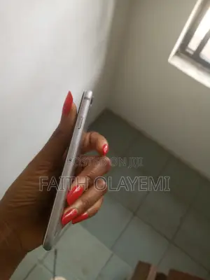 Apple iPhone 6s 64 GB Silver