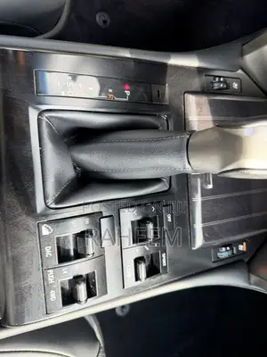 Lexus GX 460 2021 Gold