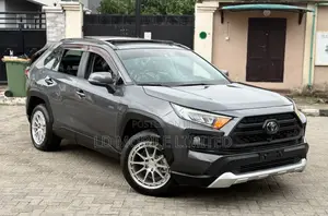 Toyota RAV4 XLE Premium 2021 Matt Black