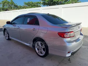 Toyota Corolla S Special Edition 4dr Sedan (1.8L 4cyl 4A) 2013 Silver