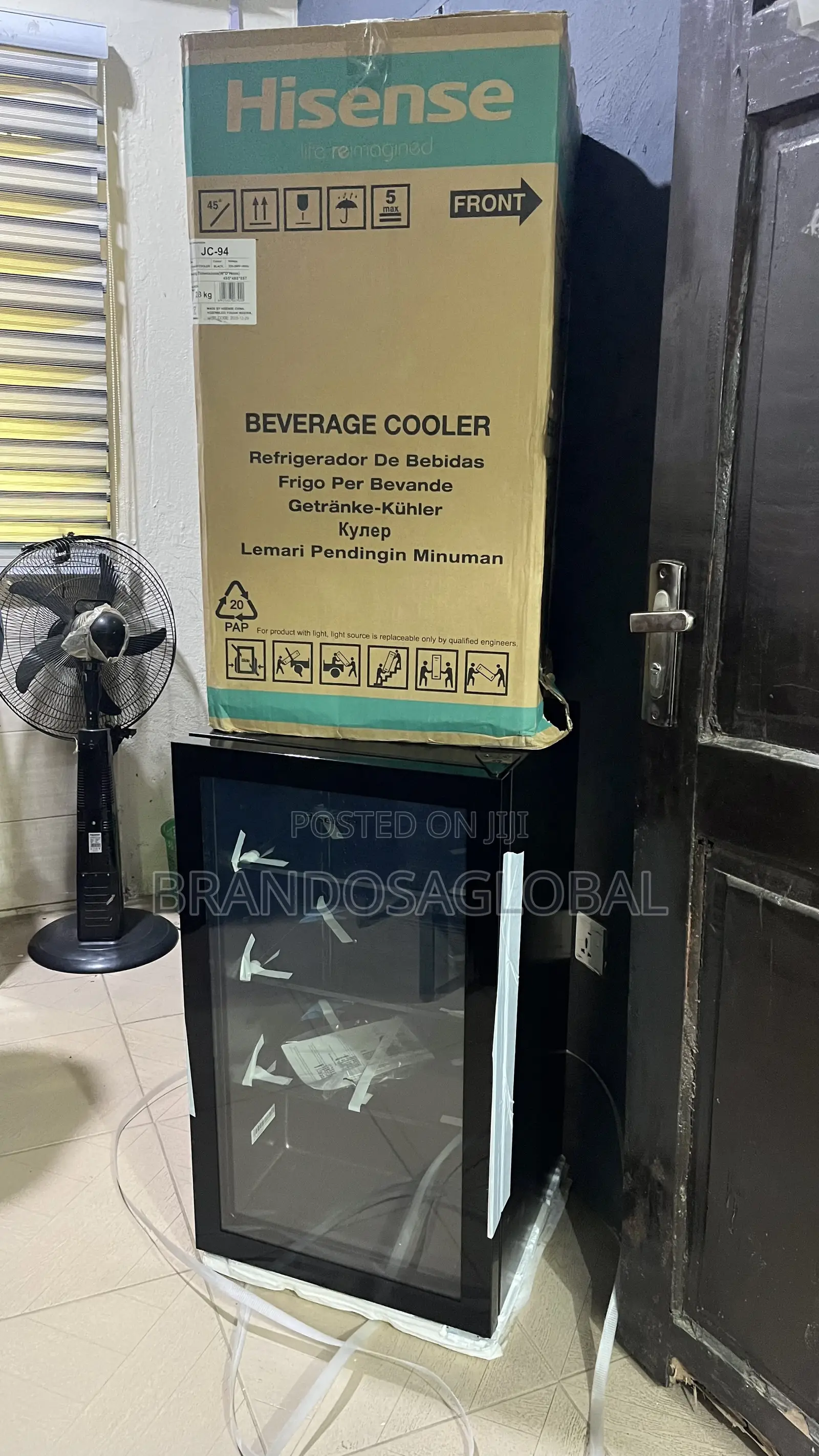 Hisense JC-94 Efficient Beverage Chiller 91 Litres