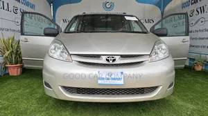 Toyota Sienna 2008 Gold