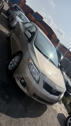 Toyota Corolla 2009 Gold