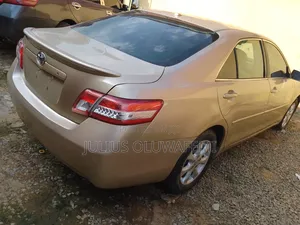 Toyota Camry 2010 Gold