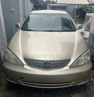 Toyota Camry 2004 Gold