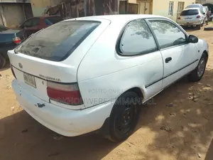 Toyota Corolla 1999 White