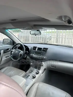 Toyota Highlander 2010 Silver