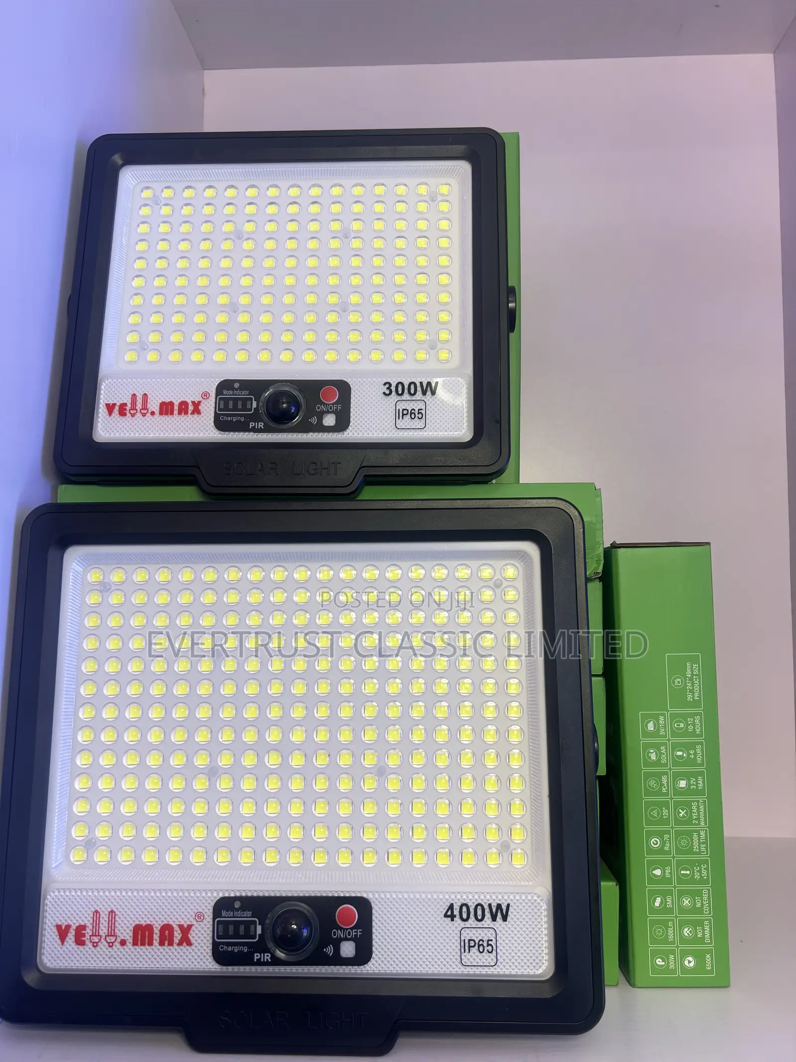 Velmax 400w Solar Floodlight