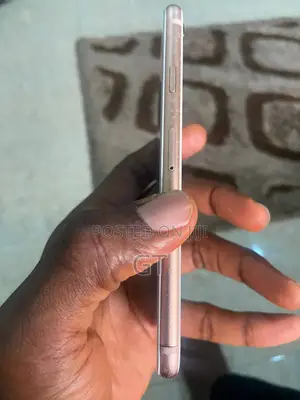 Apple iPhone 8 64 GB Gold