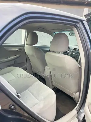Toyota Corolla LE 4dr Sedan (1.8L 4cyl 4A) 2010 Gray