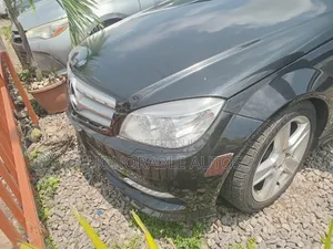 Mercedes-Benz C300 2011 Black