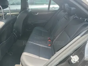 Mercedes-Benz C300 2011 Black