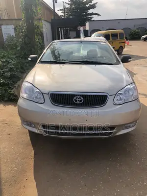 Toyota Corolla 2004 Gold