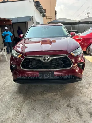 Toyota Highlander 2023 Maroon