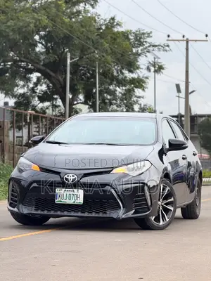 Toyota Corolla SE (1.8L 4cyl 6M) 2018 Black