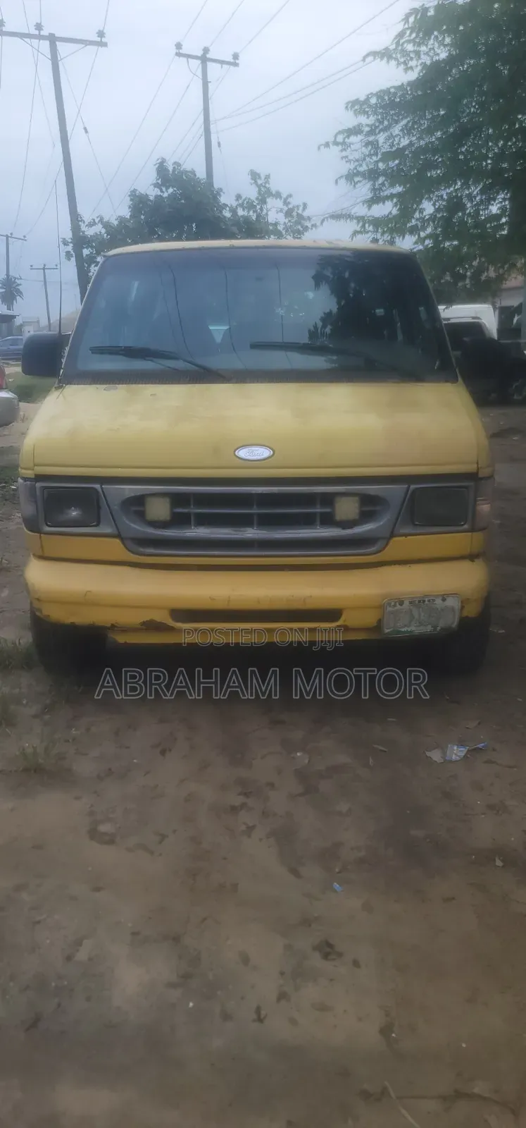 Ford E250 2001 Yellow
