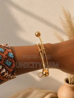 Luxury Bracelets and Bangles for Elegant Ladies