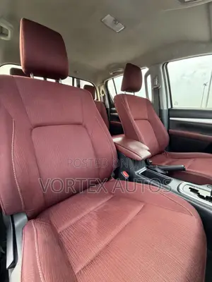 Toyota Hilux 2021 White