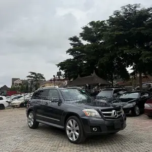 Mercedes-Benz GLK-Class 2010 Gray
