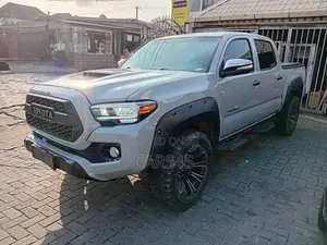 Toyota Tacoma Double Cab V6 Automatic 2011 Silver