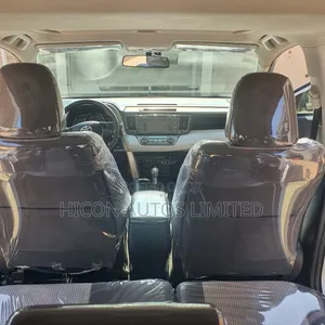 Toyota RAV4 XLE AWD (2.5L 4cyl 6A) 2013 Silver