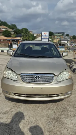Toyota Corolla 2004 Gold
