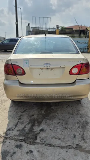 Toyota Corolla 2004 Gold