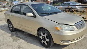 Toyota Corolla 2004 Gold
