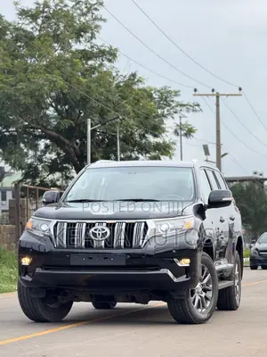 Toyota Land Cruiser Prado 2023 Black