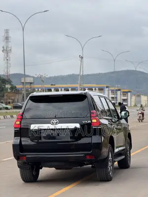 Toyota Land Cruiser Prado 2023 Black