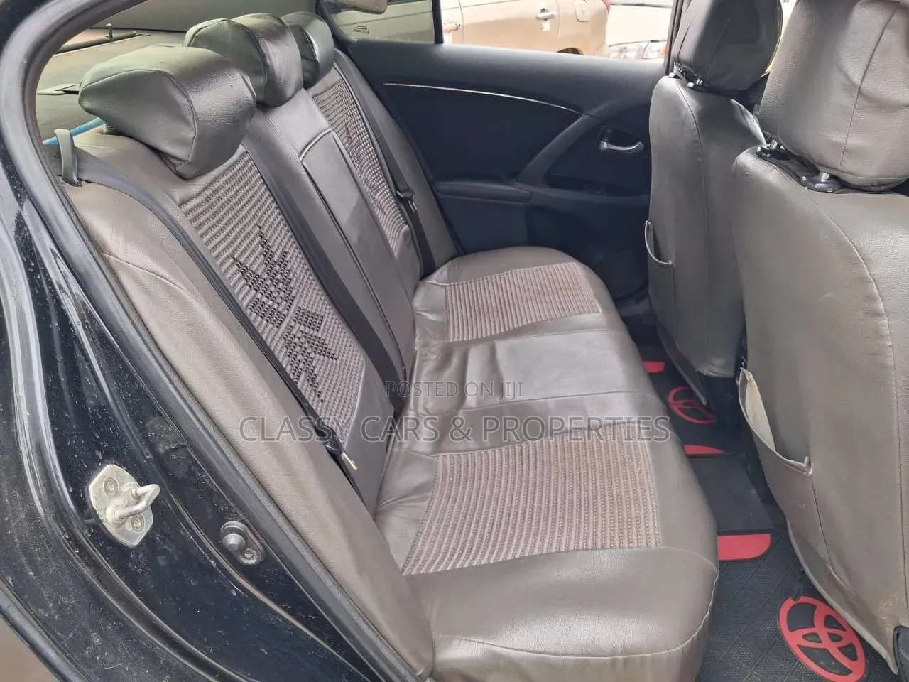 Toyota Avensis 2014 Black