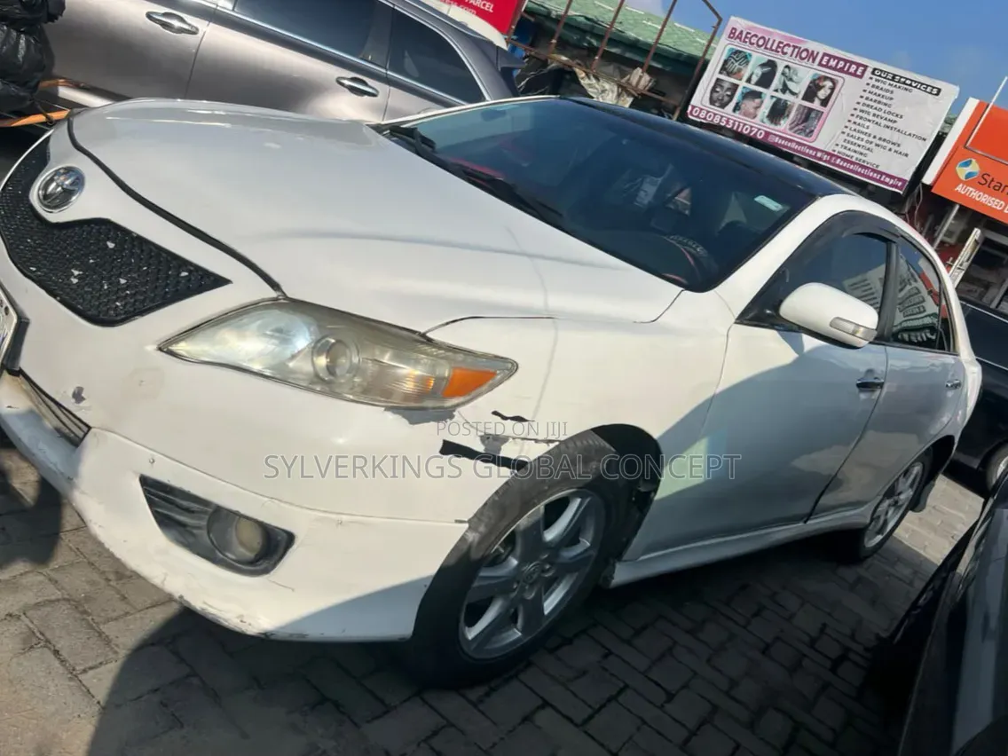 Toyota Camry 2009 White
