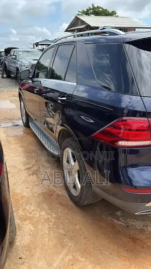 Mercedes-Benz GLE-Class 2017 Blue