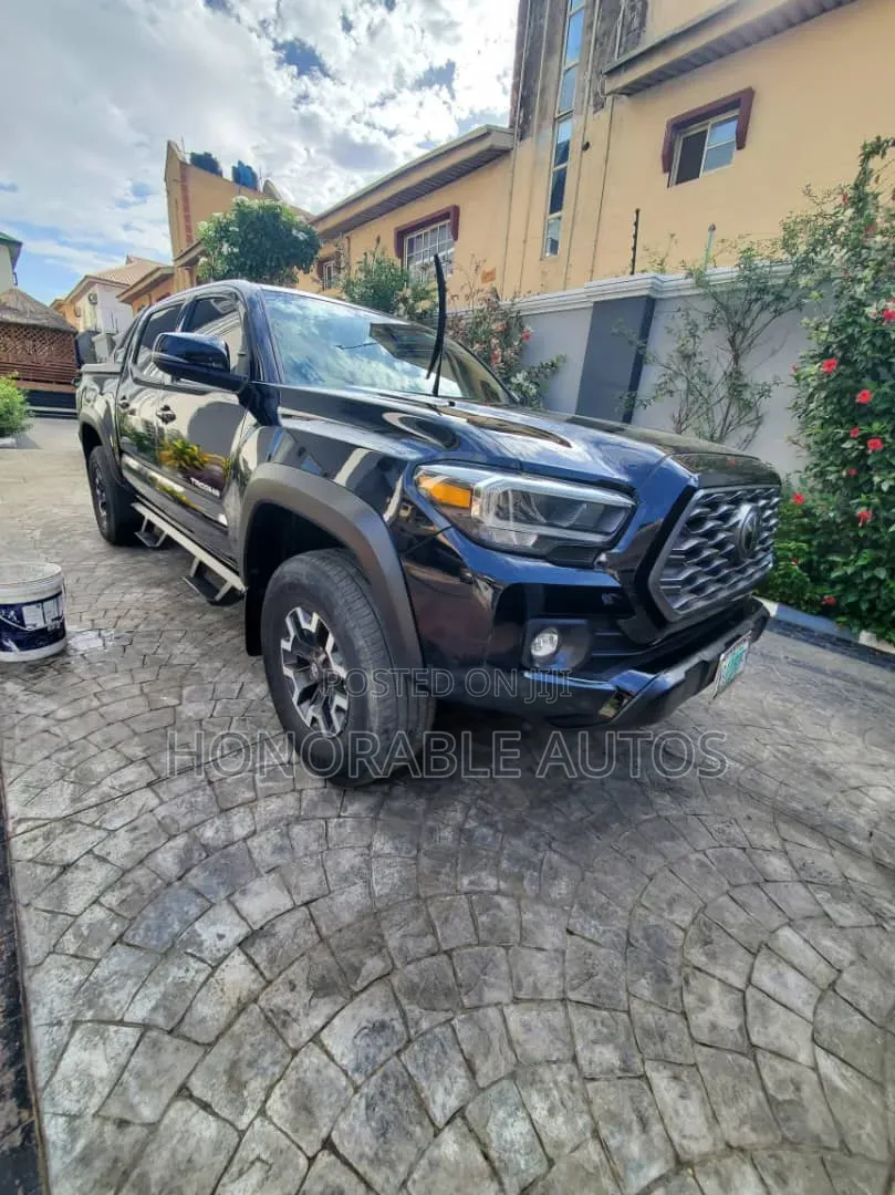 Toyota Tacoma 2020 Blue