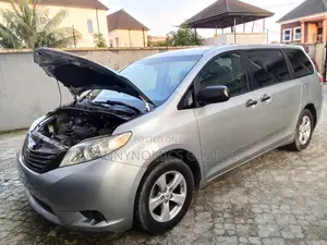 Toyota Sienna 2011 Gray