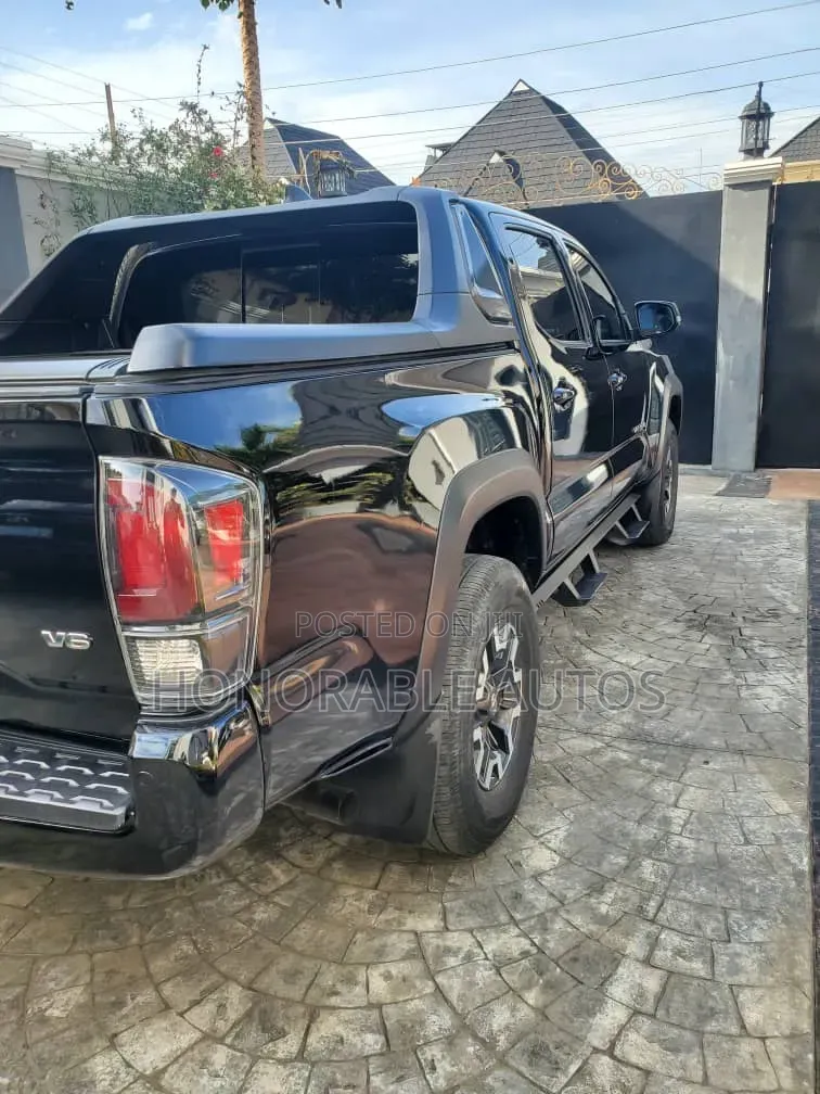 Toyota Tacoma 2020 Blue