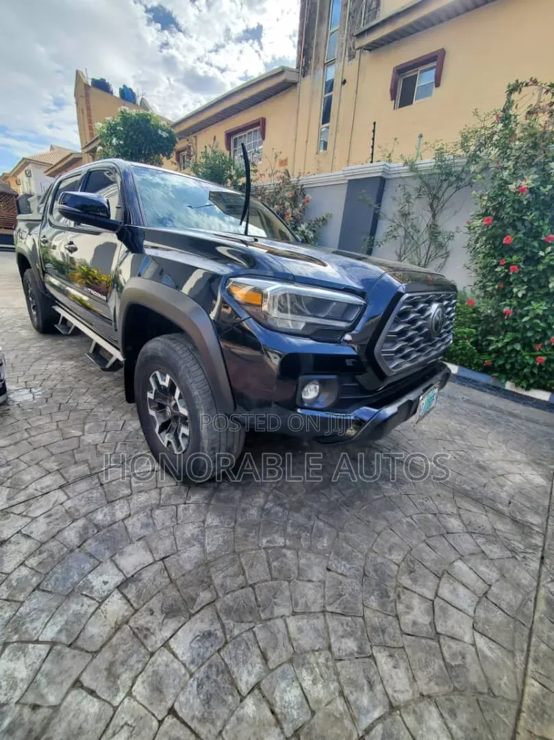 Toyota Tacoma 2020 Blue