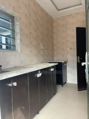 Furnished 3bdrm Block of Flats in New Bodija for rent