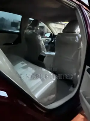 Toyota Camry XLE 4dr Sedan (2.5L 4cyl 6A) 2016 Red