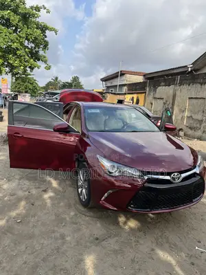 Toyota Camry XLE 4dr Sedan (2.5L 4cyl 6A) 2016 Red