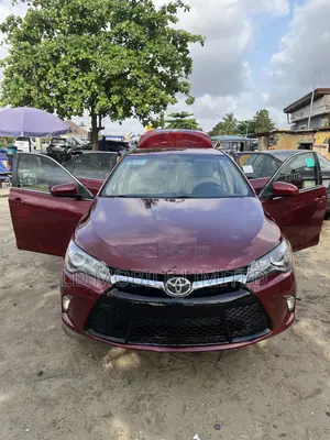 Toyota Camry XLE 4dr Sedan (2.5L 4cyl 6A) 2016 Red