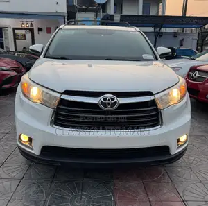 Toyota Highlander Limited 4dr SUV AWD (3.5L 6cyl 6A) 2015 White