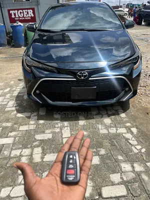 Toyota Corolla XSE 2022 Blue