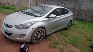 Hyundai Elantra 2012 Silver